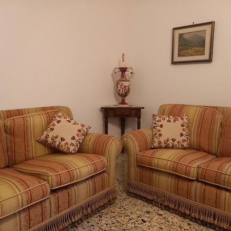 Casa Zi' Peppe Apartment Capranica ภายนอก รูปภาพ